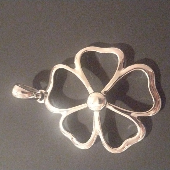 Lia Sophia Jewelry - Lia Sophia silver pendant